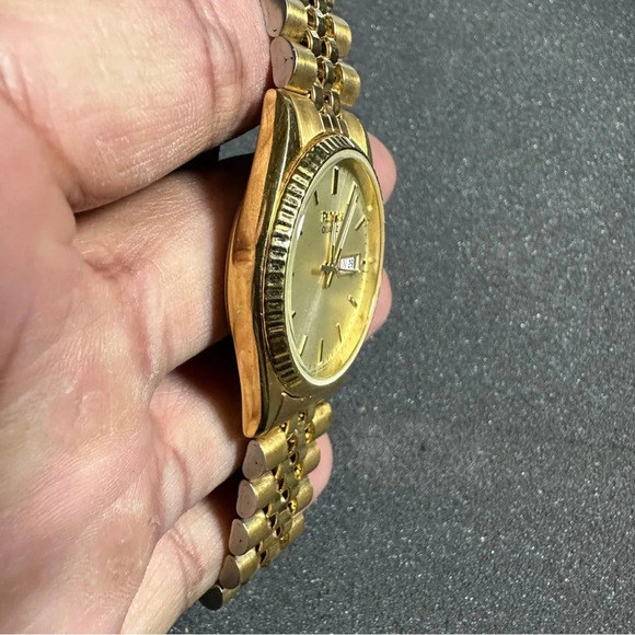 Vintage PULSAR Mens Quartz Watch Day Date Gold Tone Working V533-8B50 *READ* - Picture 10 of 10